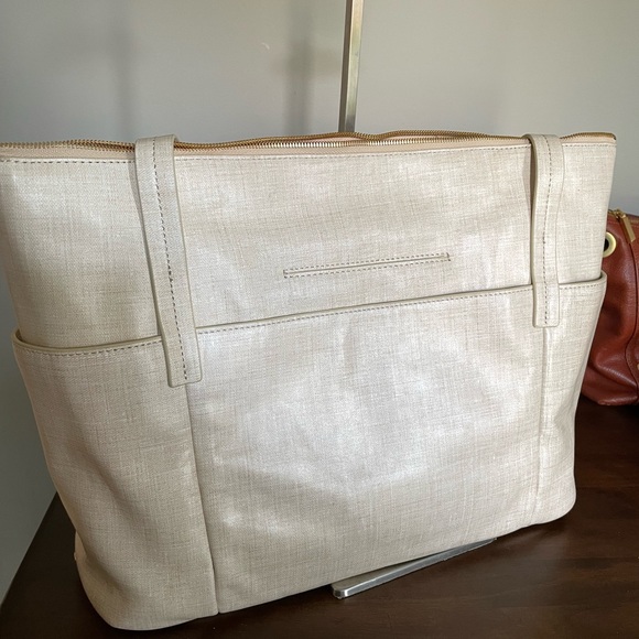 Hammitt Addie Large Seminola Cream Leather NEW WITH TAGS - Picture 4 of 4